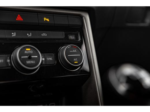 Volkswagen T-Roc 1.0 TSI Style Business | Airco | Apple Carplay/Android Auto|telefoonintegratie premium | Cruise c... ActivLease financial lease