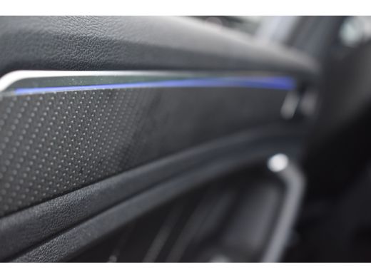 Volkswagen Tiguan R-LINE BUSINESS 1.5 TSI TREKHAAK | PANORAMA. DAK | IQ. LIGHT | APP. CONNECT | NAVIGATIE | STOEL. ... ActivLease financial lease