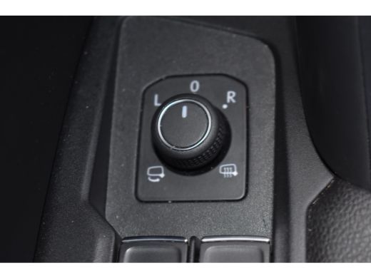 Volkswagen Tiguan R-LINE BUSINESS 1.5 TSI TREKHAAK | PANORAMA. DAK | IQ. LIGHT | APP. CONNECT | NAVIGATIE | STOEL. ... ActivLease financial lease