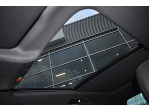 Volkswagen Tiguan R-LINE BUSINESS 1.5 TSI TREKHAAK | PANORAMA. DAK | IQ. LIGHT | APP. CONNECT | NAVIGATIE | STOEL. ... ActivLease financial lease