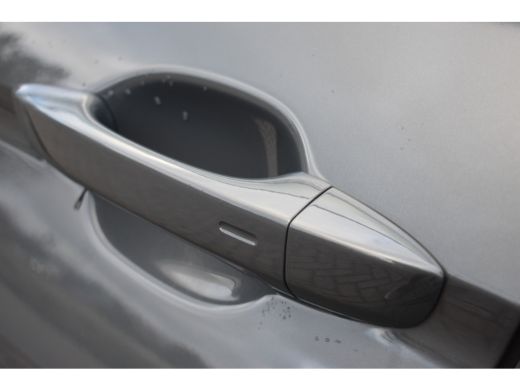 Volkswagen Tiguan R-LINE BUSINESS 1.5 TSI TREKHAAK | PANORAMA. DAK | IQ. LIGHT | APP. CONNECT | NAVIGATIE | STOEL. ... ActivLease financial lease