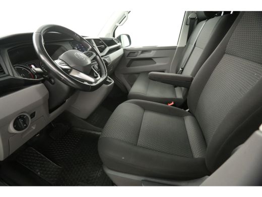 Volkswagen Transporter 2.0 TDI L2H1 | 150PK | Automaat | Airco | 3-Zits | Adaptive Cruise | Carplay | Camera | Parkeersens. ActivLease financial lease