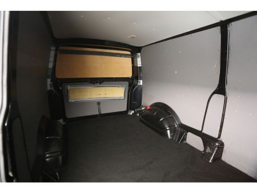 Volkswagen Transporter 2.0 TDI L2H1 | 150PK | Automaat | Airco | 3-Zits | Adaptive Cruise | Carplay | Camera | Parkeersens. ActivLease financial lease