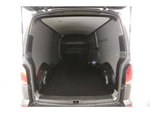 Volkswagen Transporter 2.0 TDI L2H1 | 150PK | Automaat | Airco | 3-Zits | Adaptive Cruise | Carplay | Camera | Parkeersens. ActivLease financial lease