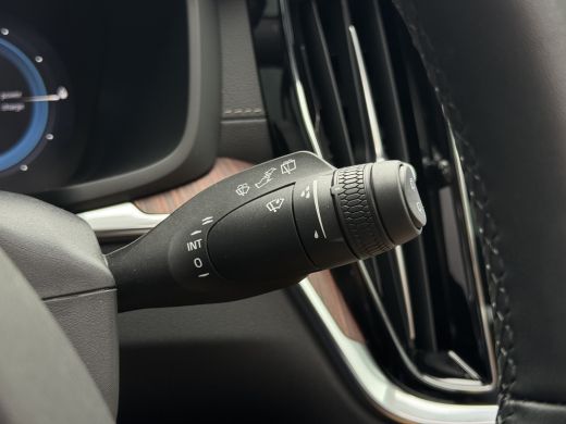 Volvo  V60 2.0 T8 Plug-in hybrid AWD Ultra Bright | Bowers&Wilkins | Massage | HUD | 360 Camera | ActivLease financial lease