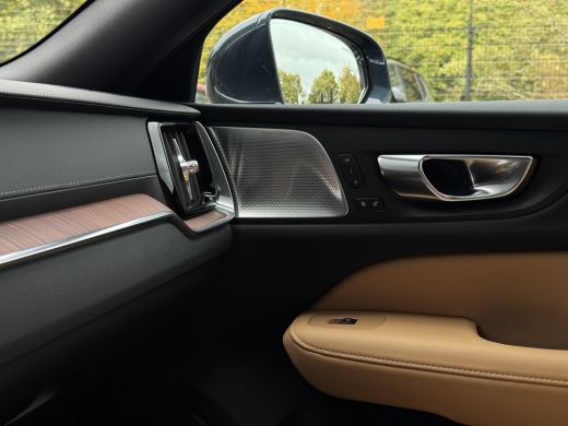 Volvo  V60 2.0 T8 Plug-in hybrid AWD Ultra Bright | Bowers&Wilkins | Massage | HUD | 360 Camera | ActivLease financial lease