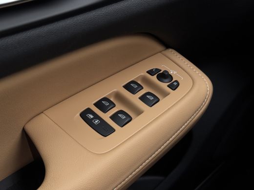 Volvo  V60 2.0 T8 Plug-in hybrid AWD Ultra Bright | Bowers&Wilkins | Massage | HUD | 360 Camera | ActivLease financial lease