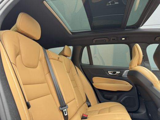 Volvo  V60 2.0 T8 Plug-in hybrid AWD Ultra Bright | Bowers&Wilkins | Massage | HUD | 360 Camera | ActivLease financial lease