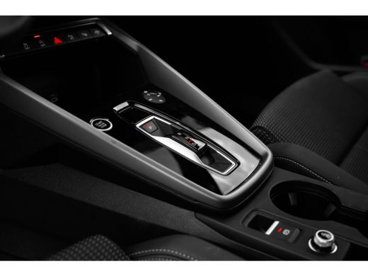 Audi A3 Limousine 30 TFSI S edition 115PK | Fabrieksgarantie 2028 | Camera achter | Adaptieve cruise cont... ActivLease financial lease