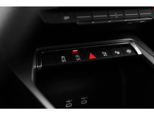 Audi A3 Limousine 30 TFSI S edition 115PK | Fabrieksgarantie 2028 | Camera achter | Adaptieve cruise cont... ActivLease financial lease