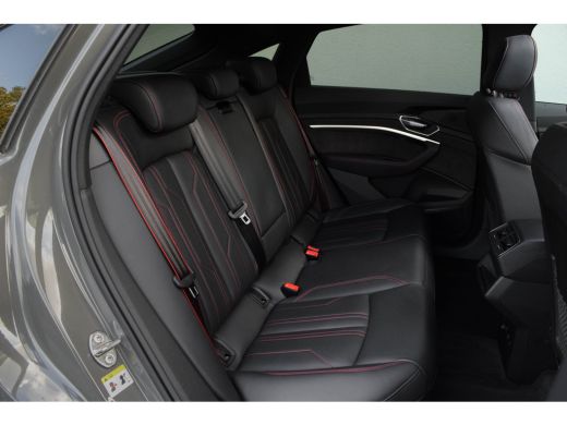 Audi Q8 Sportback e-tron 55 Competition Quattro / 2x S-line/ Luchtvering/ Standkachel/ Bang & Olufsen Sound System/ Panora... ActivLease financial lease