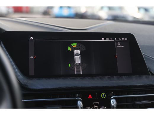 BMW 1 Serie 118i Sport Line Automaat / Sportstoelen / LED / Cruise Control / PDC / Live Cockpit Professional ActivLease financial lease