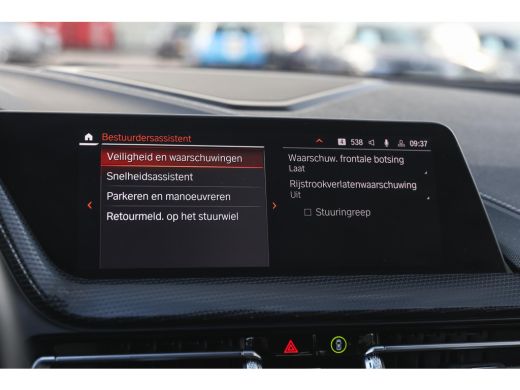 BMW 1 Serie 118i Sport Line Automaat / Sportstoelen / LED / Cruise Control / PDC / Live Cockpit Professional ActivLease financial lease