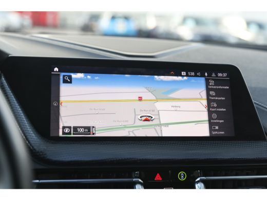 BMW 1 Serie 118i Sport Line Automaat / Sportstoelen / LED / Cruise Control / PDC / Live Cockpit Professional ActivLease financial lease