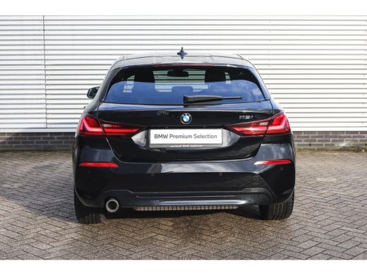 BMW 1 Serie 118i Sport Line Automaat / Sportstoelen / LED / Cruise Control / PDC / Live Cockpit Professional ActivLease financial lease