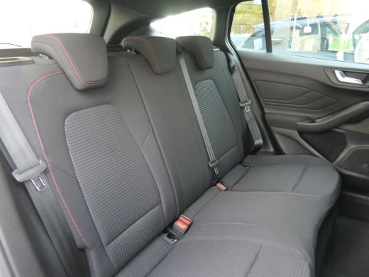 Ford Focus 1.0 EcoBoost ST Line | Winter Pack | Keyless | Navigatie | CarPlay/Android Auto | DAB | LED | Cli... ActivLease financial lease