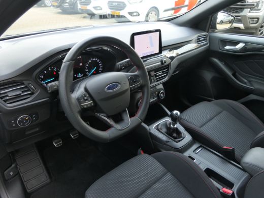 Ford Focus 1.0 EcoBoost ST Line | Winter Pack | Keyless | Navigatie | CarPlay/Android Auto | DAB | LED | Cli... ActivLease financial lease