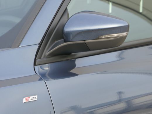 Ford Focus 1.0 EcoBoost ST Line | Winter Pack | Keyless | Navigatie | CarPlay/Android Auto | DAB | LED | Cli... ActivLease financial lease