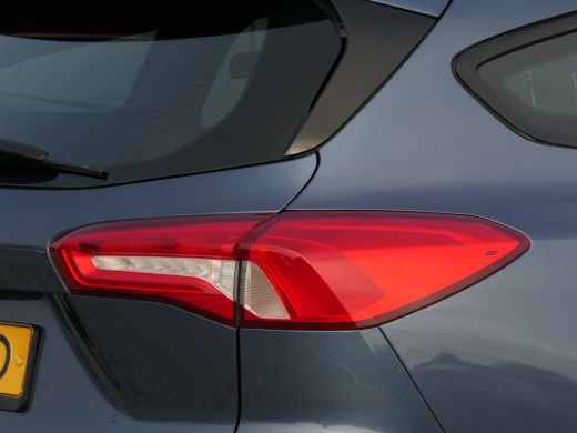 Ford Focus 1.0 EcoBoost ST Line | Winter Pack | Keyless | Navigatie | CarPlay/Android Auto | DAB | LED | Cli... ActivLease financial lease