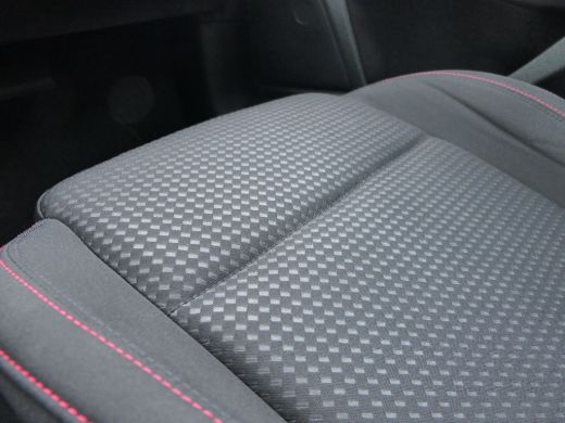 Ford Focus 1.0 EcoBoost ST Line | Winter Pack | Keyless | Navigatie | CarPlay/Android Auto | DAB | LED | Cli... ActivLease financial lease