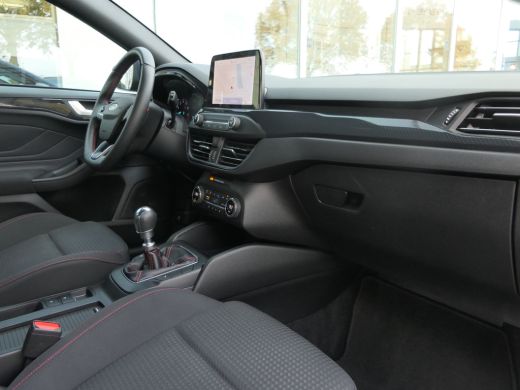 Ford Focus 1.0 EcoBoost ST Line | Winter Pack | Keyless | Navigatie | CarPlay/Android Auto | DAB | LED | Cli... ActivLease financial lease