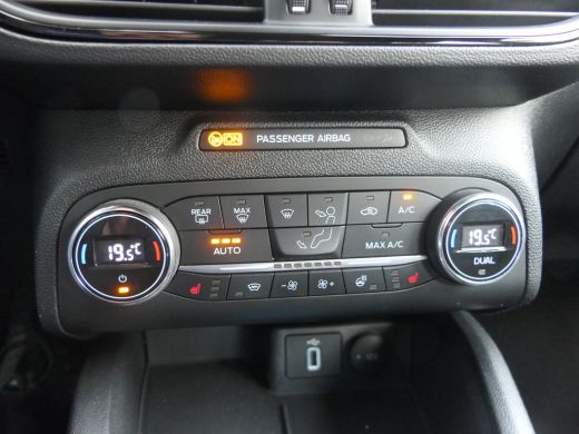 Ford Focus 1.0 EcoBoost ST Line | Winter Pack | Keyless | Navigatie | CarPlay/Android Auto | DAB | LED | Cli... ActivLease financial lease