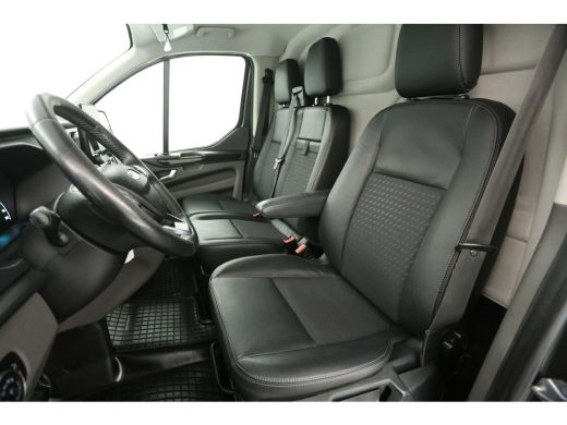 Ford Transit Custom 310 2.0 TDCI L2H1 170PK Sport | Automaat | Airco | Cruise | Camera | 3-Zits | Trekh. | Navi | Car... ActivLease financial lease