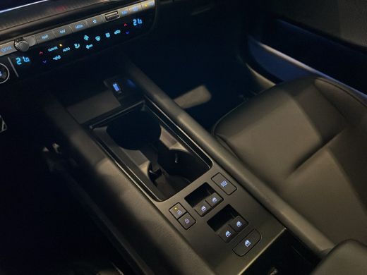 Hyundai IONIQ 6 Lounge 77.4 kWh | Panorama schuifdak | Adaptive cruise control | Dodehoek detectie | Bestuurderss... ActivLease financial lease