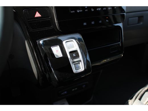 Hyundai Staria 1.6 T-GDI HEV € 12433,- korting !! | 2 zitplaatsen rechtsvoor | Achterruitverwarming | Achteruitr... ActivLease financial lease