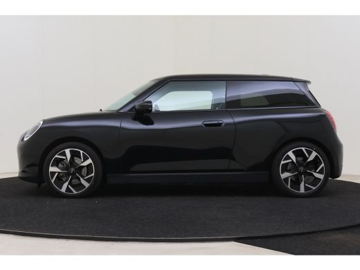 Mini 3-Deurs Cooper E / Classic / Pakket L / 18" Slide Spoke 2-tone ActivLease financial lease