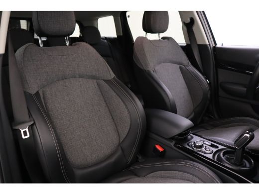 Mini Clubman Cooper Automaat / Achteruitrijcamera / Comfort Access / LED / Comfortstoelen / Stoelverwarming / ... ActivLease financial lease