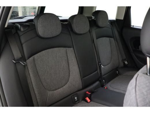 Mini Clubman Cooper Automaat / Achteruitrijcamera / Comfort Access / LED / Comfortstoelen / Stoelverwarming / ... ActivLease financial lease