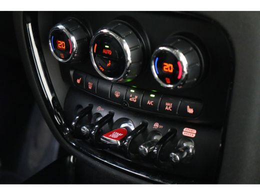 Mini Clubman Cooper Automaat / Achteruitrijcamera / Comfort Access / LED / Comfortstoelen / Stoelverwarming / ... ActivLease financial lease