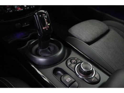 Mini Clubman Cooper Automaat / Achteruitrijcamera / Comfort Access / LED / Comfortstoelen / Stoelverwarming / ... ActivLease financial lease