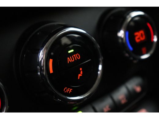 Mini Clubman Cooper Automaat / Achteruitrijcamera / Comfort Access / LED / Comfortstoelen / Stoelverwarming / ... ActivLease financial lease