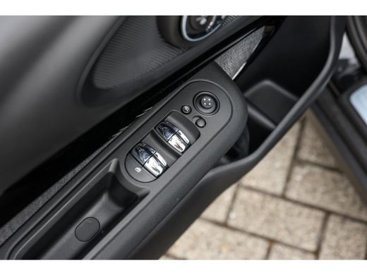 Mini Clubman Cooper Automaat / Achteruitrijcamera / Comfort Access / LED / Comfortstoelen / Stoelverwarming / ... ActivLease financial lease