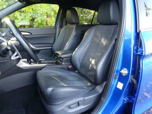 Mitsubishi Eclipse Cross 2.4 PHEV Intense+ | TREKHAAK | CAMERA | STOELVERWARMING | 18'' LMV | KEYLESS ENTRY/START | ActivLease financial lease