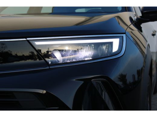 Opel Mokka-e Level 3 50 kWh / Navigatie via Carplay / Parkeersensoren / Climate Control / LED / DAB / 17'' LMV / ActivLease financial lease
