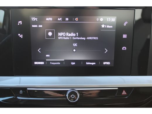 Opel Mokka-e Level 3 50 kWh / Navigatie via Carplay / Parkeersensoren / Climate Control / LED / DAB / 17'' LMV / ActivLease financial lease