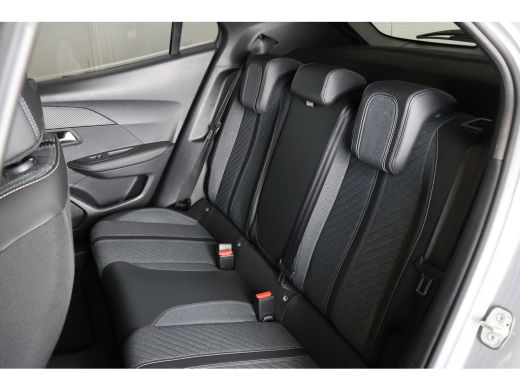 Peugeot 2008 1.2 Hybrid 136 Allure | Apple Carplay | PDC V+A | Cruise control | LMV 17"| DAB | LED Koplampen | ActivLease financial lease