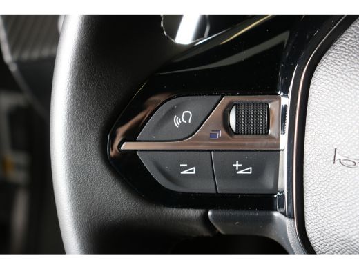 Peugeot 2008 1.2 Hybrid 136 Allure | Apple Carplay | PDC V+A | Cruise control | LMV 17"| DAB | LED Koplampen | ActivLease financial lease