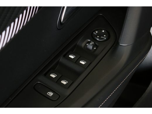 Peugeot 2008 1.2 Hybrid 136 Allure | Apple Carplay | PDC V+A | Cruise control | LMV 17"| DAB | LED Koplampen | ActivLease financial lease