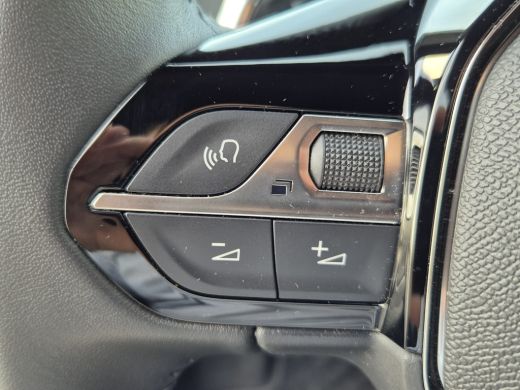 Peugeot 2008 1.2 Hybrid 136PK Style Automaat | Draadloze Apple Carplay / Android Auto | Dab Ontvanger | Hill h... ActivLease financial lease