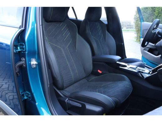 Peugeot 2008 1.2 Hybrid 145 GT | ACTIE!! | Alcantara | Massage | 360 Camera | Adaptieve Cruise | Stoelverwarmi... ActivLease financial lease