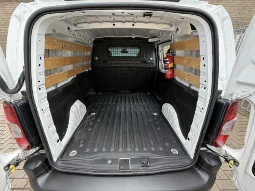 Peugeot Partner 1.2 111PK EURO 6 PureTech Premium CarPlay/cruise control/navigatie systeem ActivLease financial lease