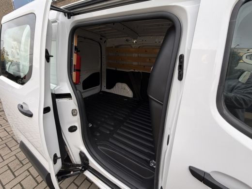 Peugeot Partner 1.2 111PK EURO 6 PureTech Premium CarPlay/cruise control/navigatie systeem ActivLease financial lease