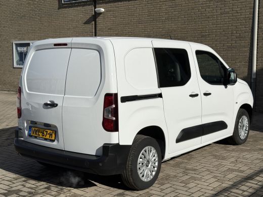 Peugeot Partner 1.2 PureTech 111PK Benzine Premium EMISSIE VRIJE ZONE/ Navigatiesysteem/cruise control/CarPlay ActivLease financial lease