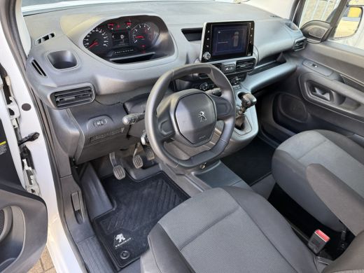 Peugeot Partner 1.2 PureTech 111PK Benzine Premium EMISSIE VRIJE ZONE/ Navigatiesysteem/cruise control/CarPlay ActivLease financial lease