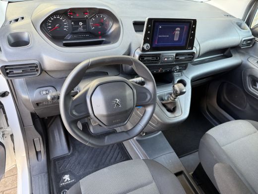 Peugeot Partner 1.2 PureTech 111PK Benzine Premium EMISSIE VRIJE ZONE/ Navigatiesysteem/cruise control/CarPlay ActivLease financial lease