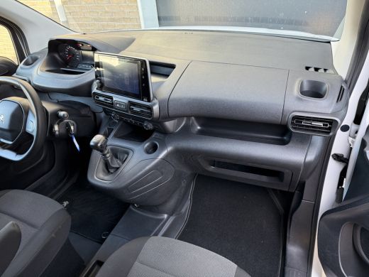 Peugeot Partner 1.2 PureTech 111PK Benzine Premium EMISSIE VRIJE ZONE/ Navigatiesysteem/cruise control/CarPlay ActivLease financial lease